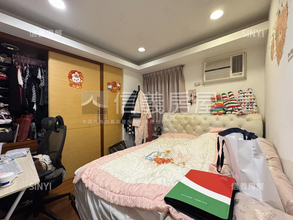 專任電梯兩房．近捷運紅線房屋室內格局與周邊環境