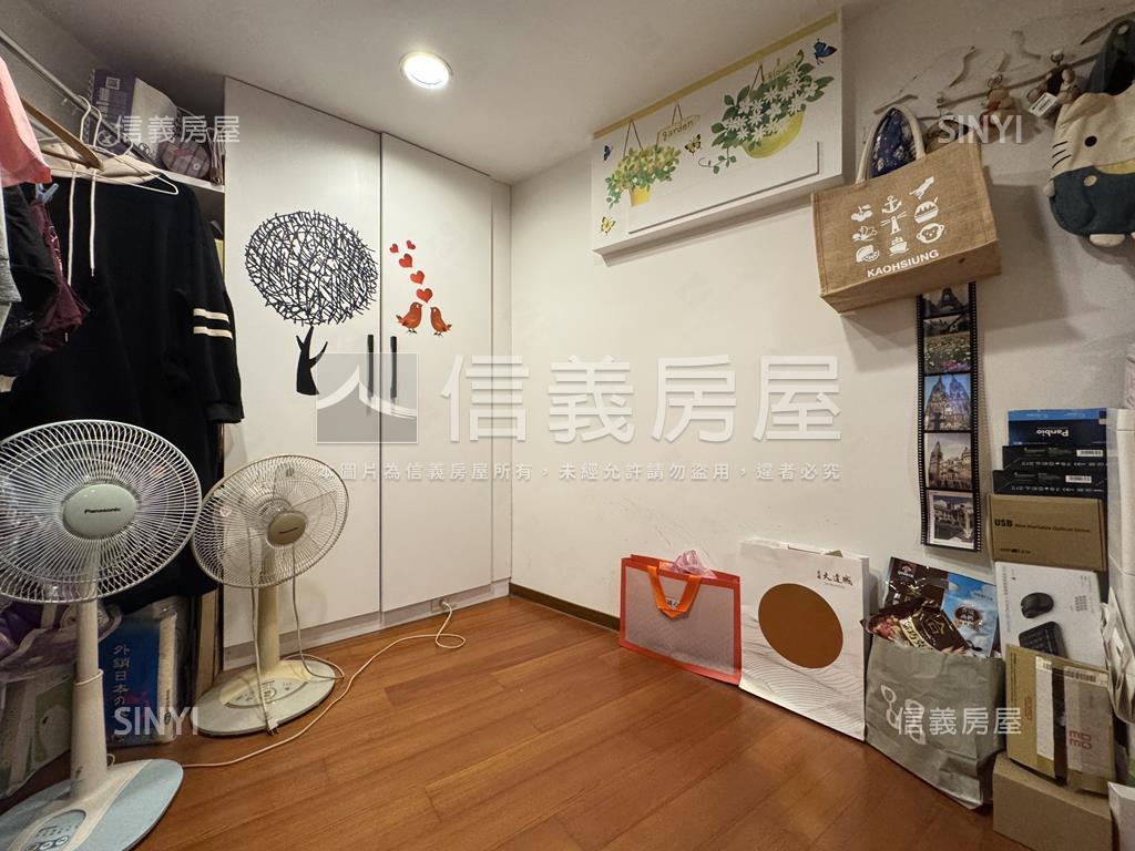 專任電梯兩房．近捷運紅線房屋室內格局與周邊環境