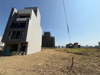 １４期昌平東六路方正土地