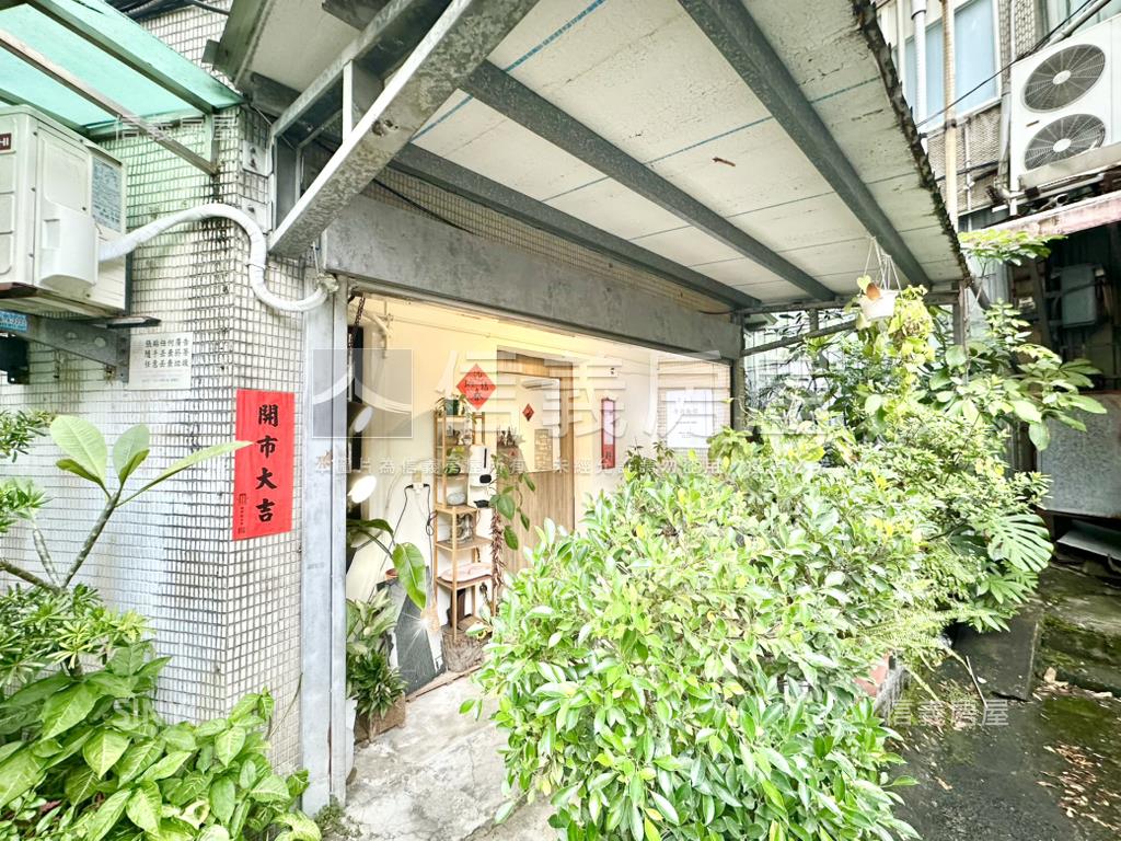 板橋火車站對面店面一樓房屋室內格局與周邊環境