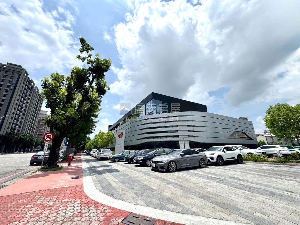 近愛買，元城上萃高樓兩房房屋室內格局與周邊環境