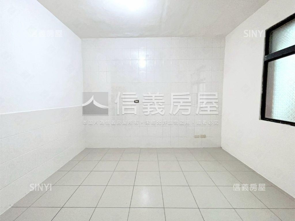 七堵車站黃金三樓美寓房屋室內格局與周邊環境