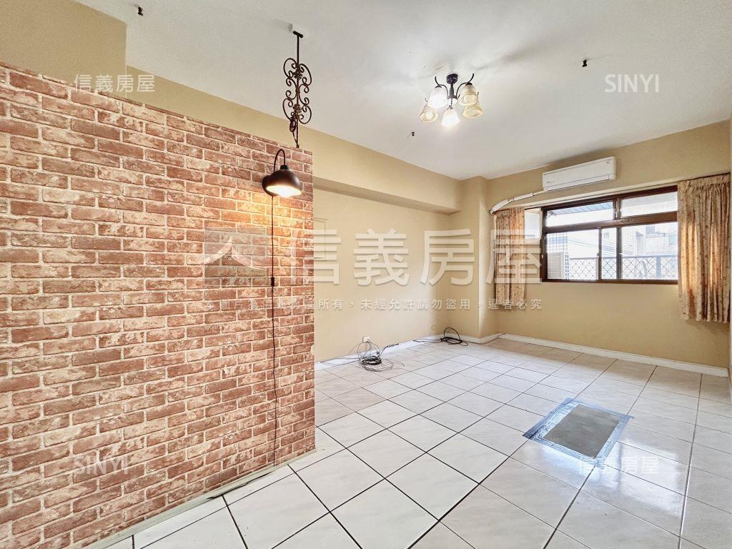 現代星洲頂加三房房屋室內格局與周邊環境
