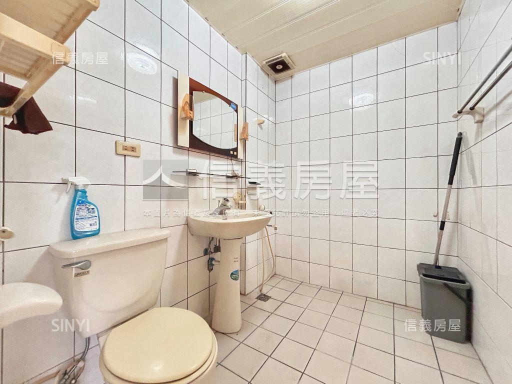 現代星洲頂加三房房屋室內格局與周邊環境
