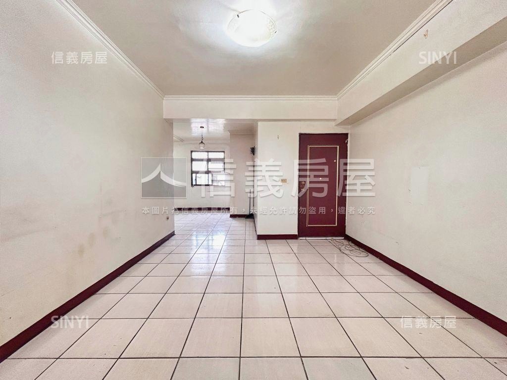 現代星洲頂加三房房屋室內格局與周邊環境