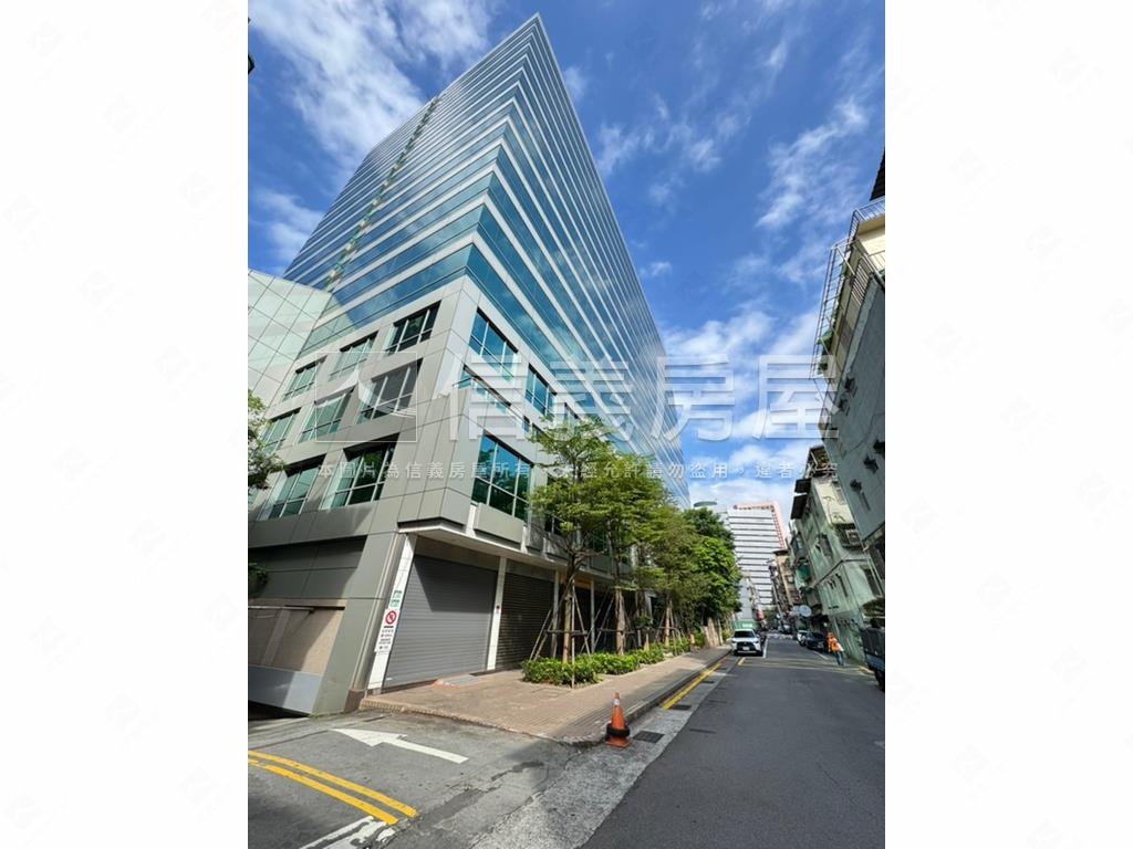 信義★大統領廣場★車位２房屋室內格局與周邊環境