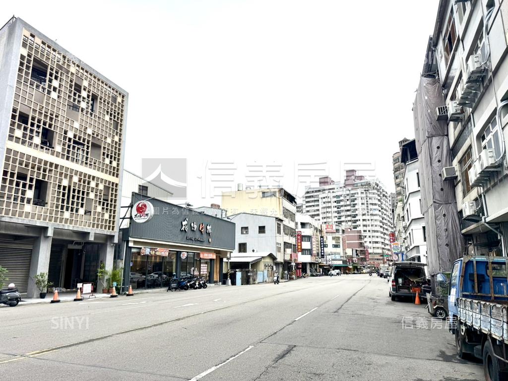 ㊣美村路大面寬三透店房屋室內格局與周邊環境