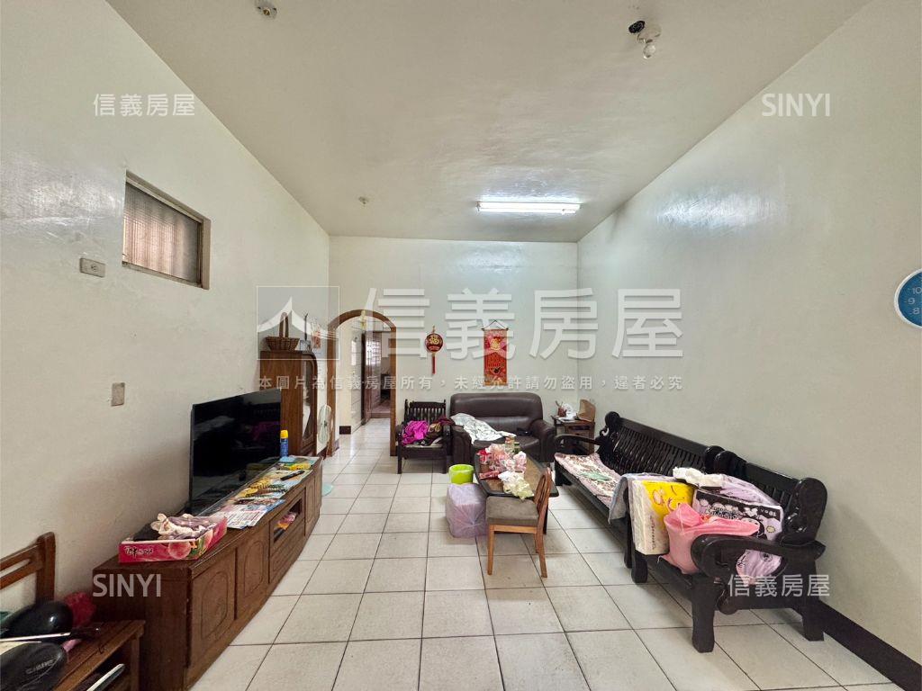 急售大地坪透天房屋室內格局與周邊環境