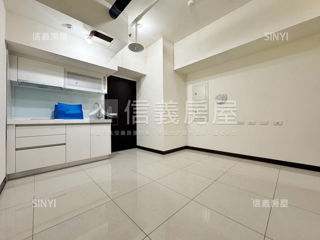 『世界花園Ｄ１』二房車位房屋室內格局與周邊環境