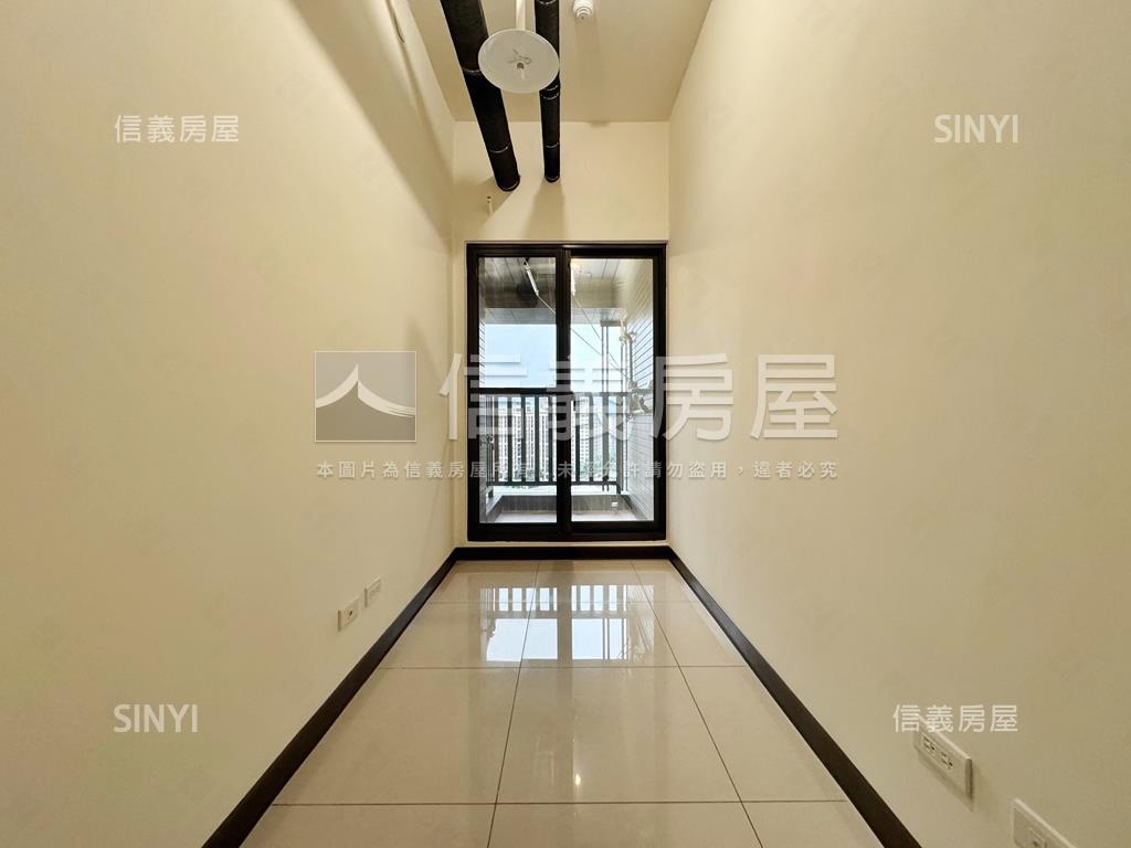 『世界花園Ｄ１』二房車位房屋室內格局與周邊環境