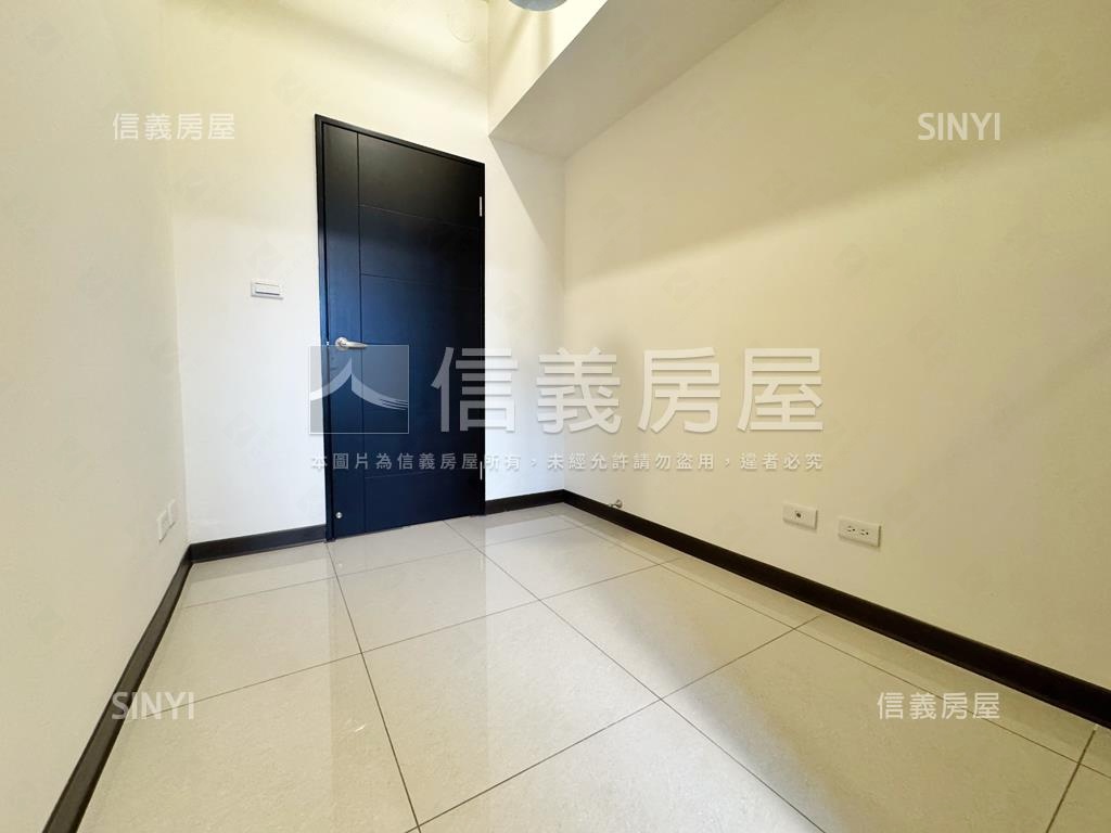 『世界花園Ｄ１』二房車位房屋室內格局與周邊環境