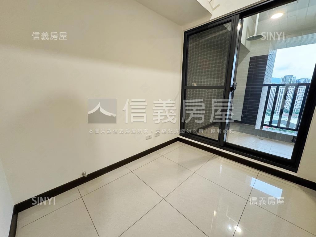 『世界花園Ｄ１』二房車位房屋室內格局與周邊環境