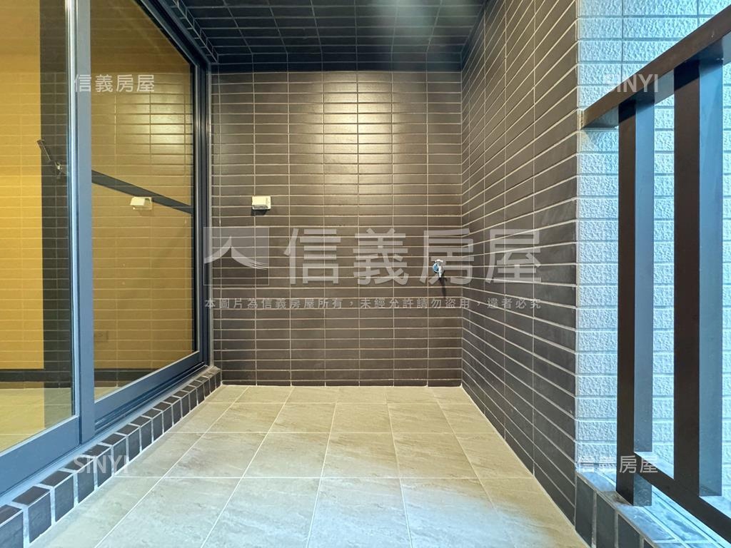 『世界花園Ｄ１』二房車位房屋室內格局與周邊環境