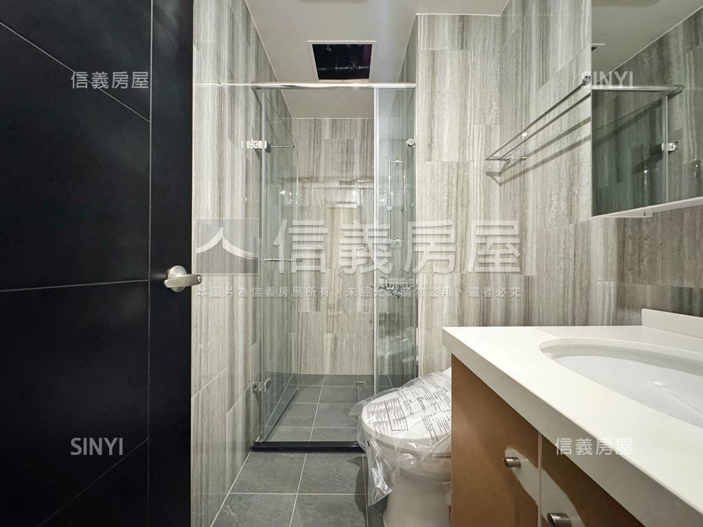 『世界花園Ｄ１』二房車位房屋室內格局與周邊環境