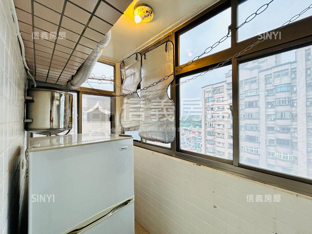 淡江柏園高樓景觀二房房屋室內格局與周邊環境