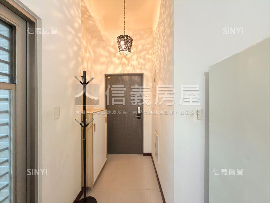 【川露】挑高邊間三面採光房屋室內格局與周邊環境