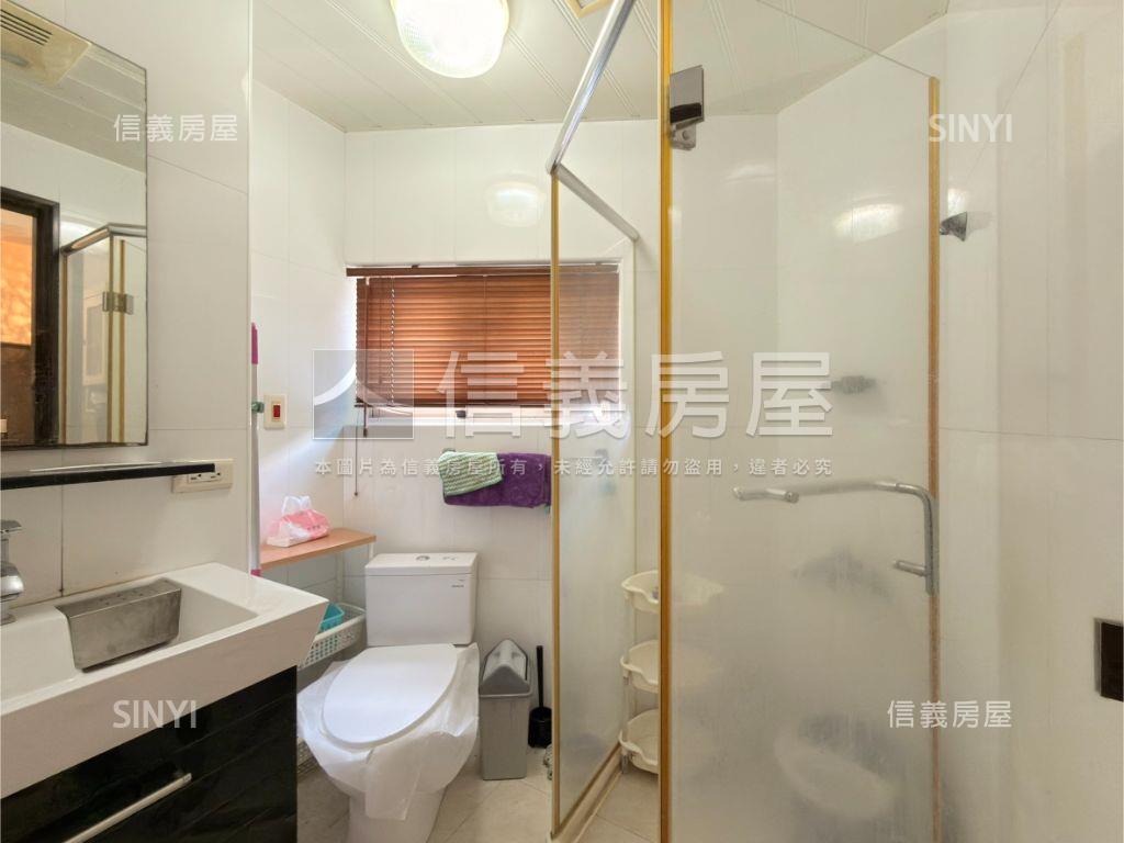 【川露】挑高邊間三面採光房屋室內格局與周邊環境