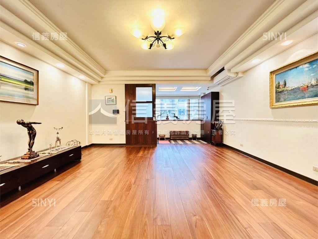 大湖稀有電梯四房車位房屋室內格局與周邊環境