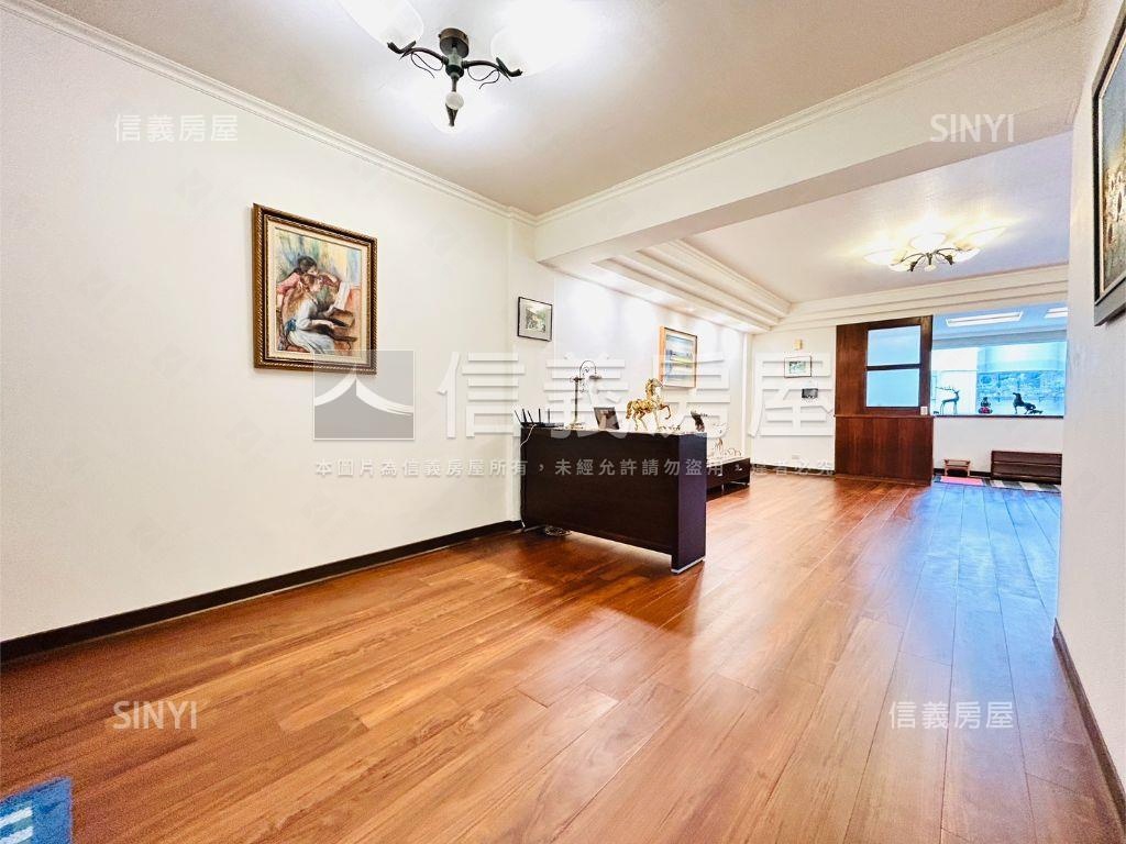 大湖稀有電梯四房車位房屋室內格局與周邊環境