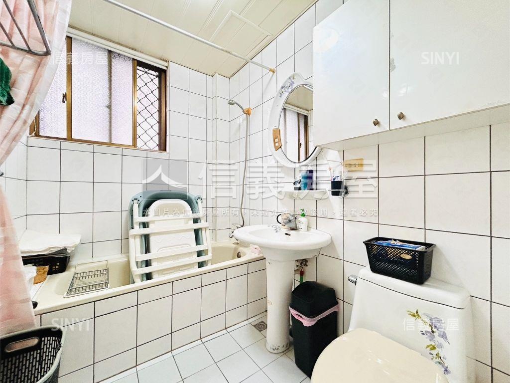 大湖稀有電梯四房車位房屋室內格局與周邊環境