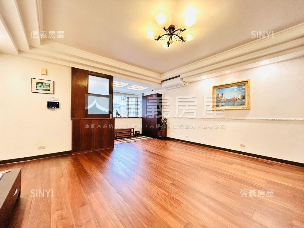 大湖稀有電梯四房車位房屋室內格局與周邊環境