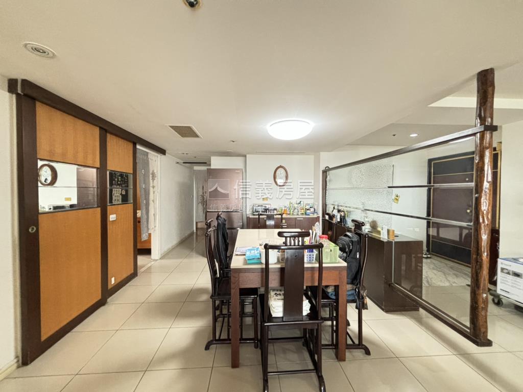 東方巨人景觀四房房屋室內格局與周邊環境