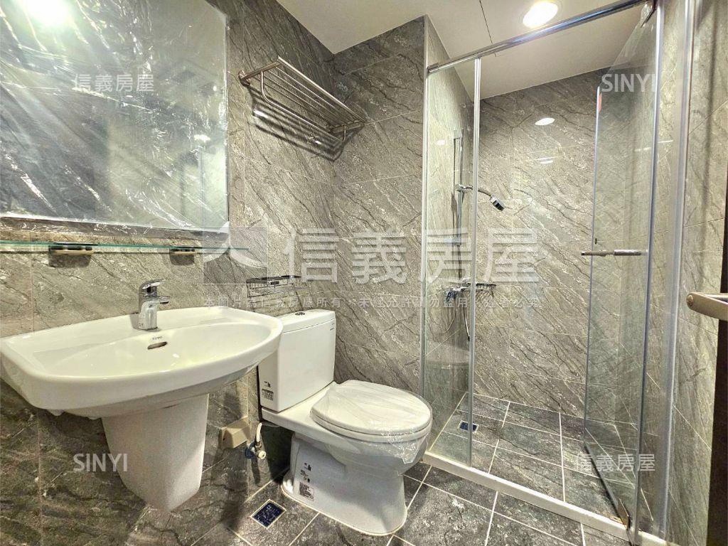 皇普莊園兩房平車房屋室內格局與周邊環境