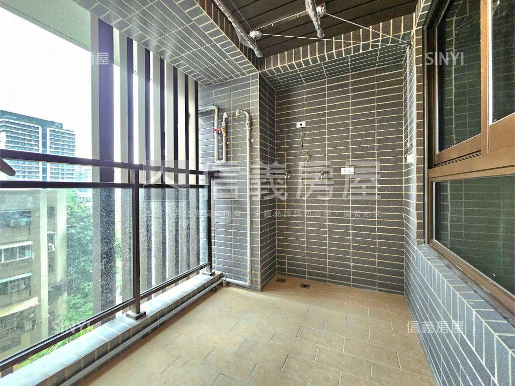 皇普莊園兩房平車房屋室內格局與周邊環境