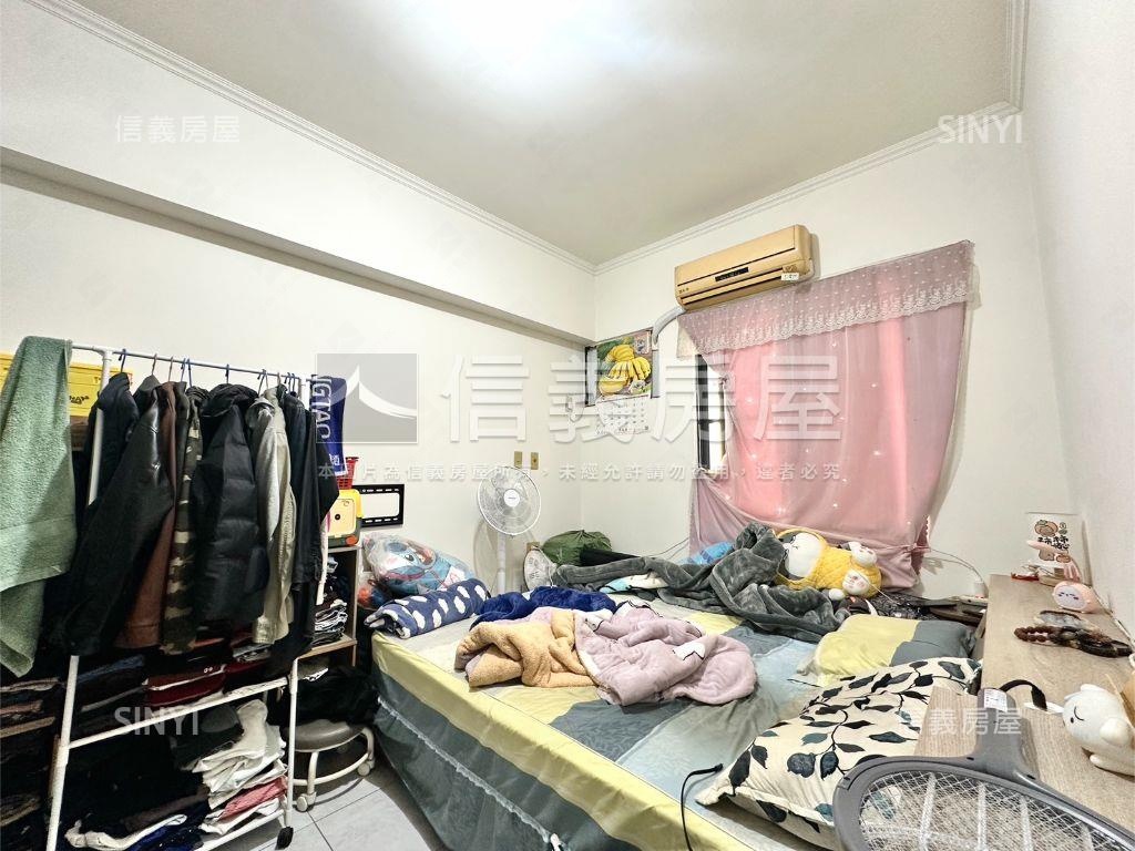 國際別墅兩房車位房屋室內格局與周邊環境