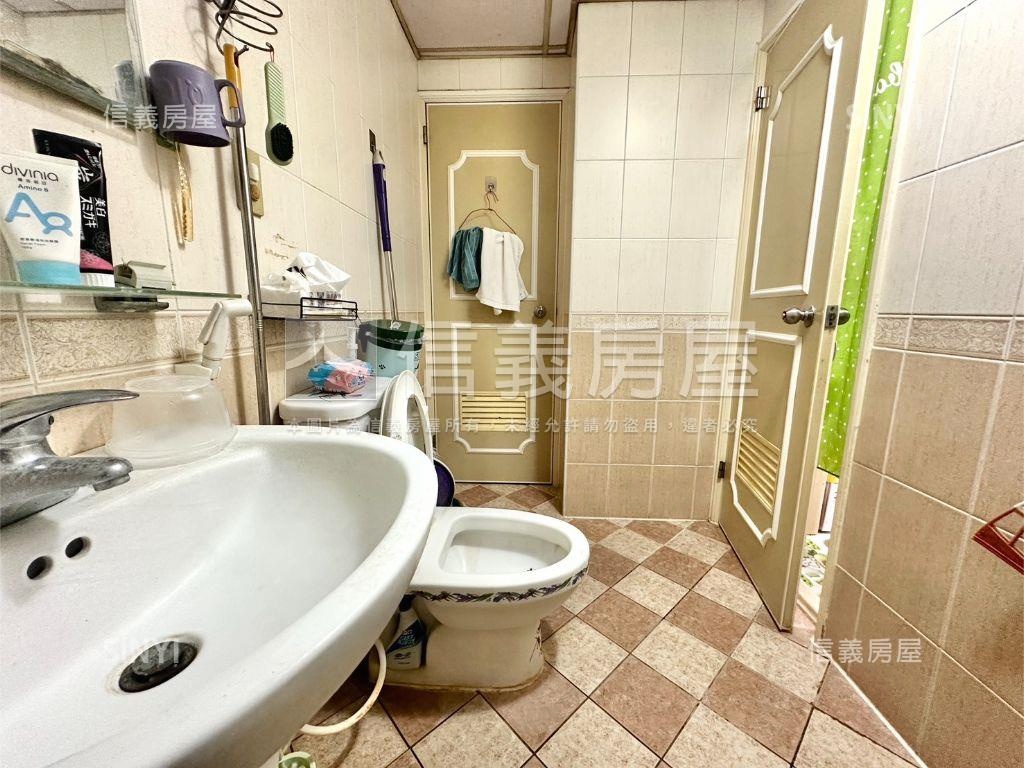 國際別墅兩房車位房屋室內格局與周邊環境