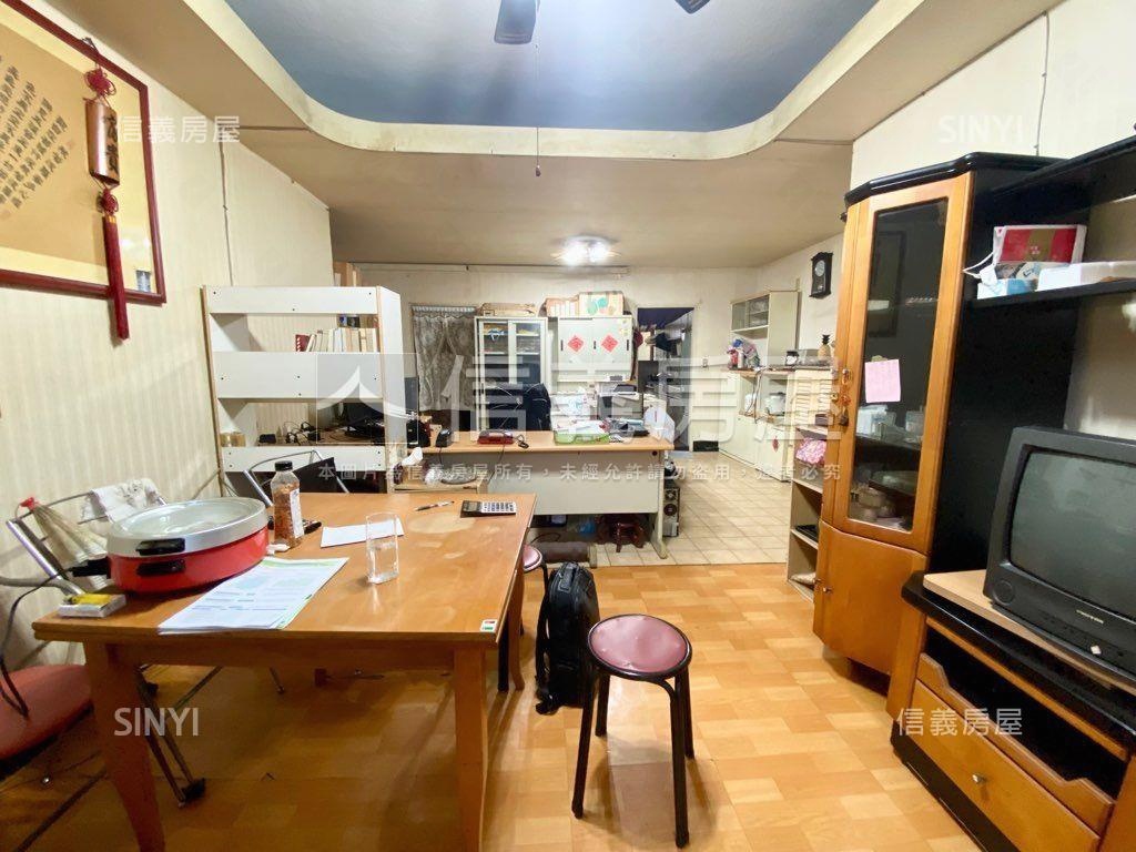 信義國中旁大空間房屋室內格局與周邊環境