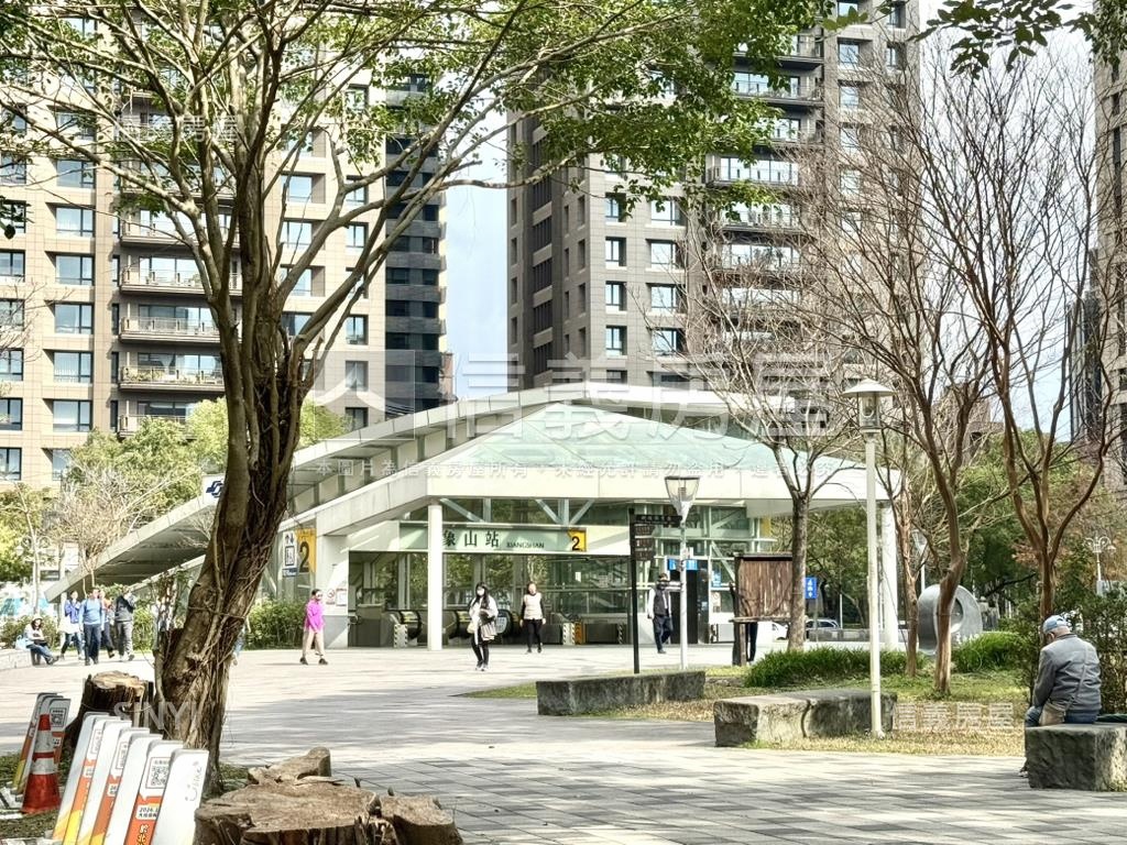 信義國中旁大空間房屋室內格局與周邊環境