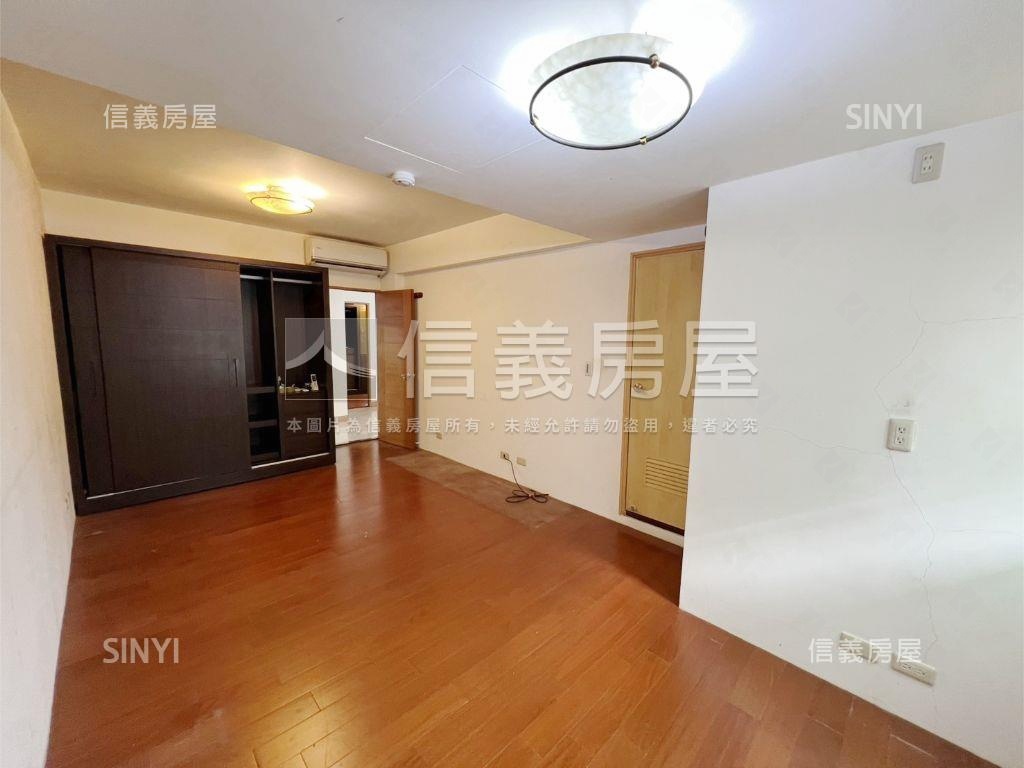 近萬隆捷運邊間三房美寓房屋室內格局與周邊環境