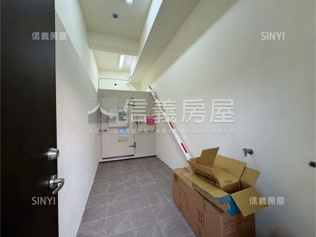 過嶺雲起時．光韻三房車位房屋室內格局與周邊環境