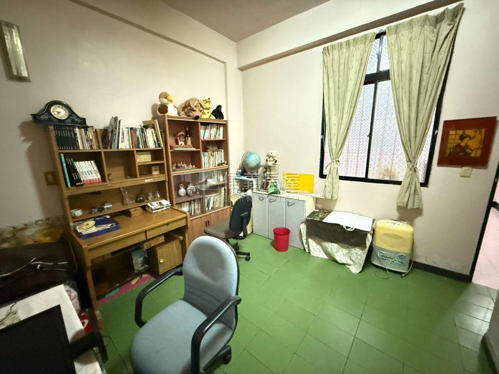 綠意相伴面公園悠居透天房屋室內格局與周邊環境