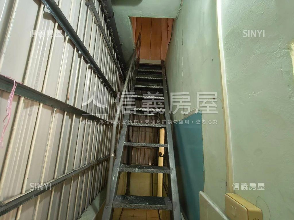 近文化中心獨棟活巷透天房屋室內格局與周邊環境