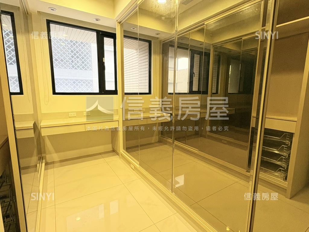 皇翔玉鼎富麗輝煌四房房屋室內格局與周邊環境