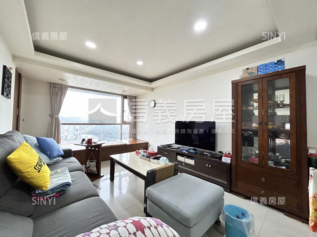 獨家專任●伯爵大２房車位房屋室內格局與周邊環境