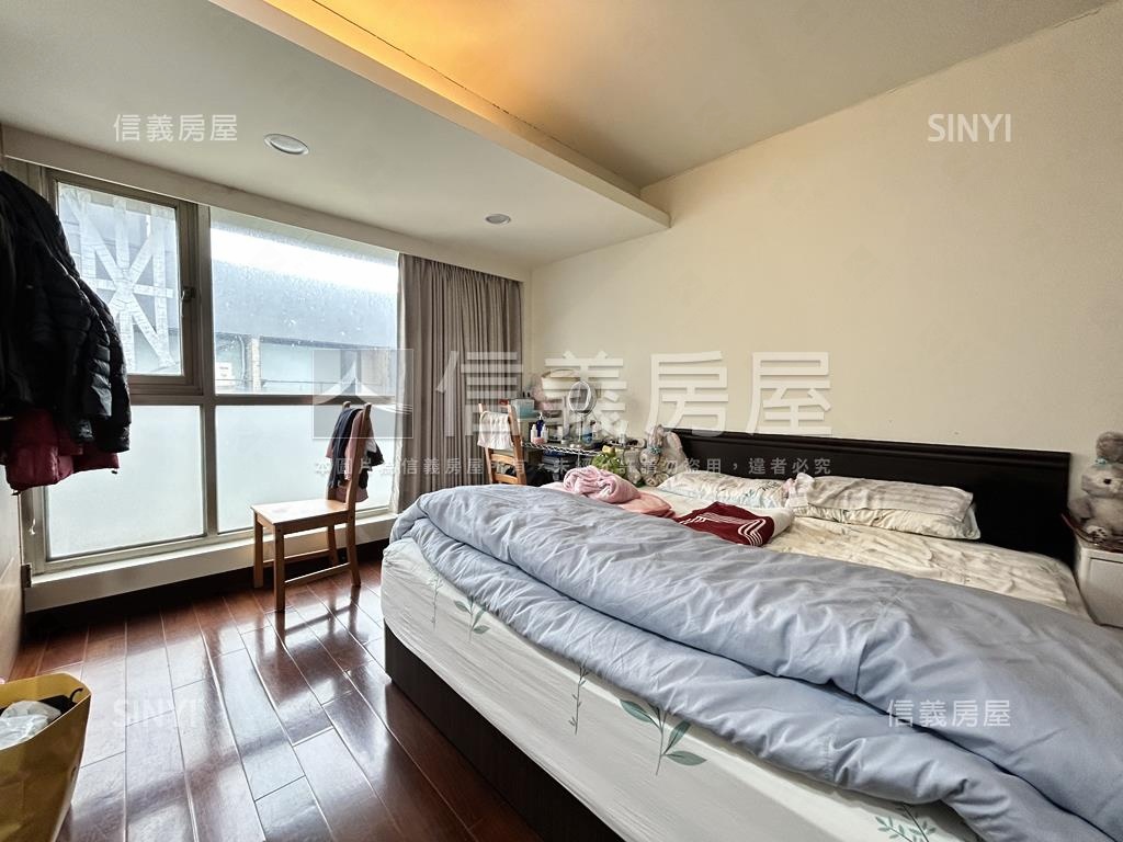 獨家專任●伯爵大２房車位房屋室內格局與周邊環境