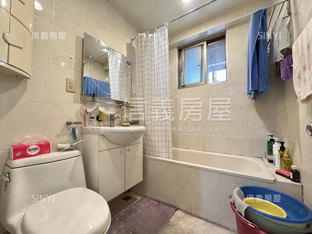 獨家專任●伯爵大２房車位房屋室內格局與周邊環境