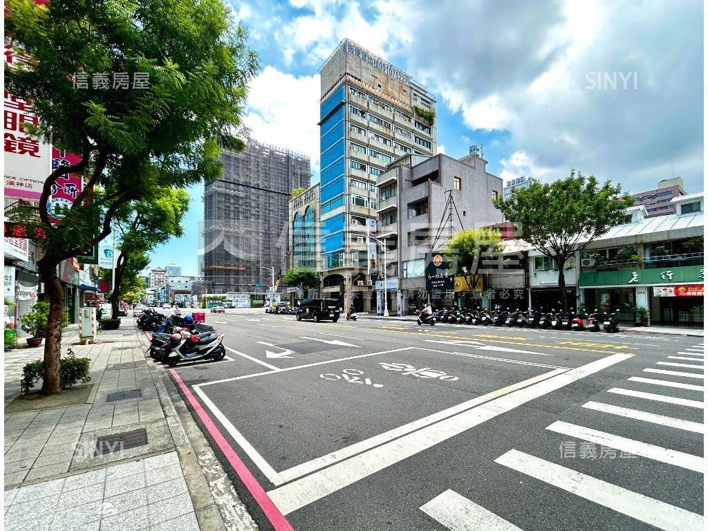 亞灣區近漢神正三房房屋室內格局與周邊環境