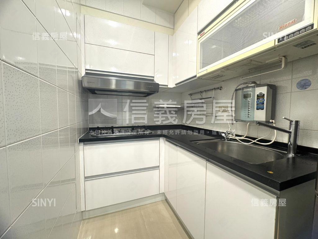 愛上悅讀高樓採光兩房車位房屋室內格局與周邊環境