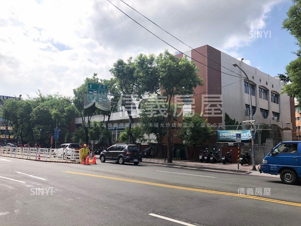 近三重商工前後陽台美公寓房屋室內格局與周邊環境