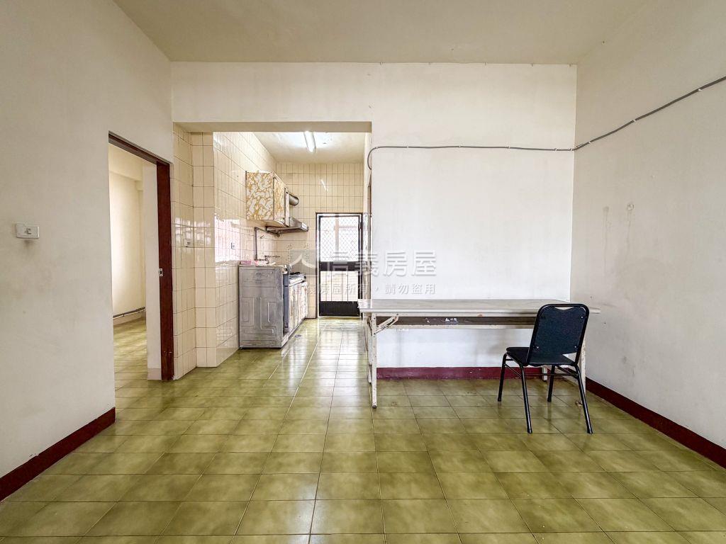 三德西街寬敞公寓房屋室內格局與周邊環境