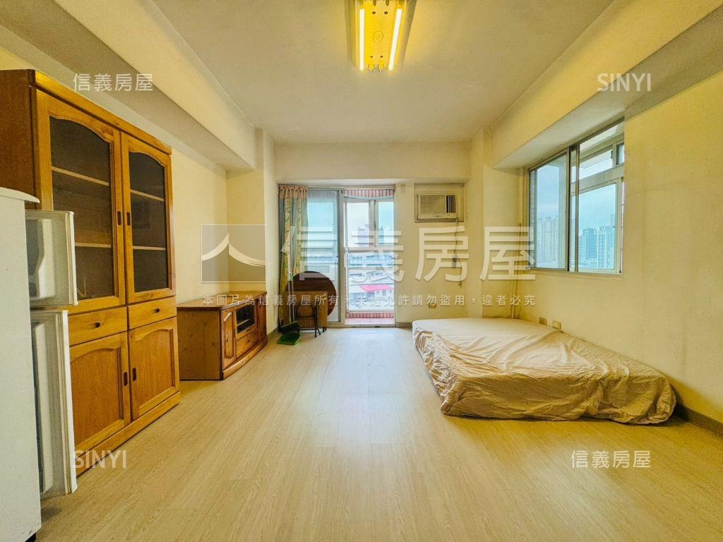 捷運邊間雙面採光套房房屋室內格局與周邊環境