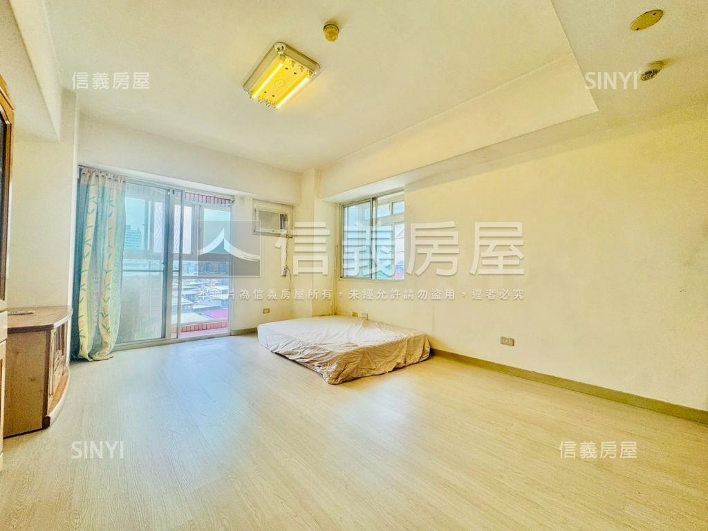 捷運邊間雙面採光套房房屋室內格局與周邊環境