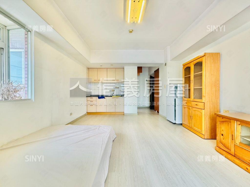 捷運邊間雙面採光套房房屋室內格局與周邊環境