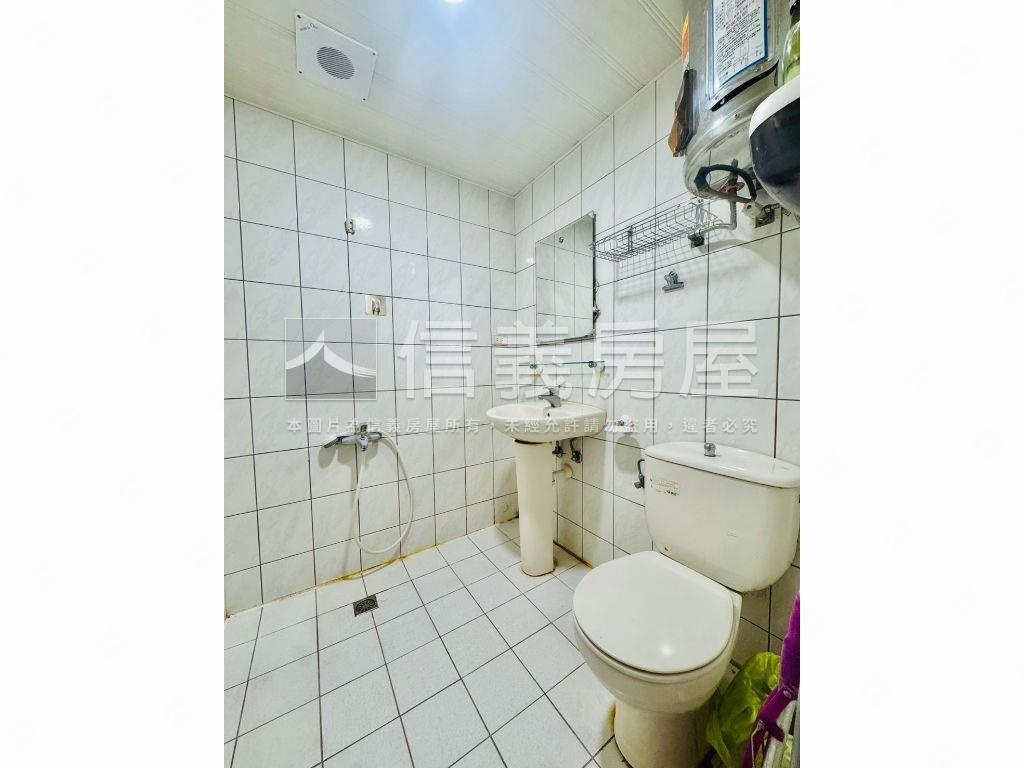 捷運邊間雙面採光套房房屋室內格局與周邊環境