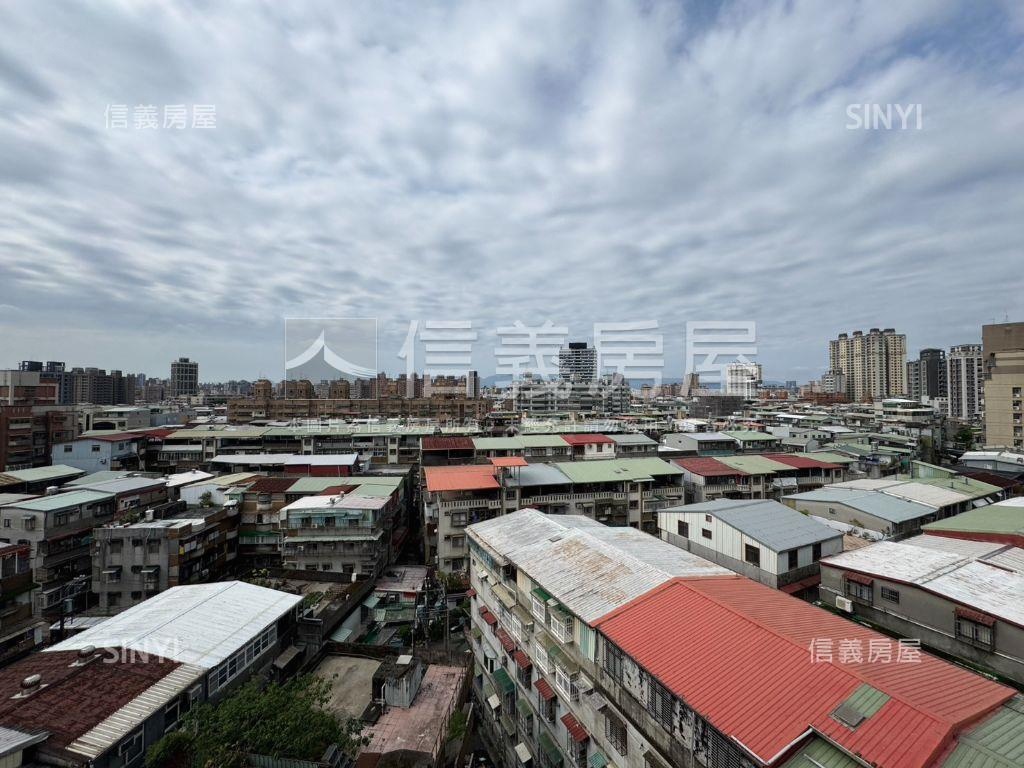 捷運邊間雙面採光套房房屋室內格局與周邊環境