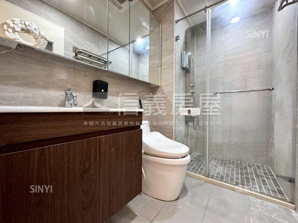 坤悅君品朝東南裝潢戶房屋室內格局與周邊環境